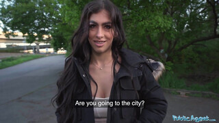 Public Agent - Alicia Trece a fogszabályzós dél amerikai bige