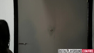 Digital Playground - Raven Alexis a vonzó tinédzser gádzsi