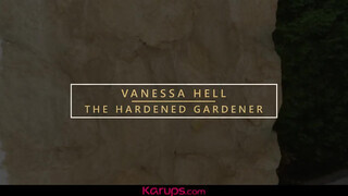Karups - Vanessa Hell a pici kannás milf