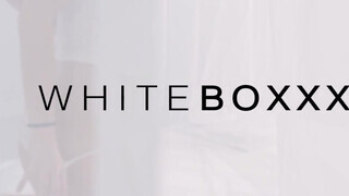 WHITEBOXXX - csodaszép, vonzó gádzsi az ágyban