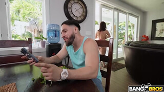 BANGBROS - Crystal Chase a termetes tőgyes latin amerikai bige