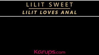 Lilit Sweet hátsó lyukba tolva