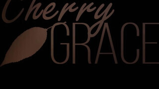 Cherry Grace a gigantikus cickós amatőr szuka