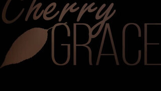 Cherry Grace vadító fehérneműben