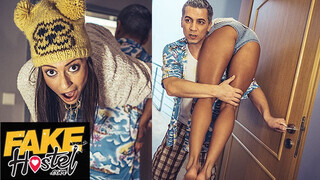 Fake Hostel Porn - Cassie Del Isla a szenvedélyes turista csajszi
