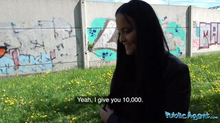 Public Agent - Forró 18 éves csoki hajú nőci termetes seggel keményen megrakva