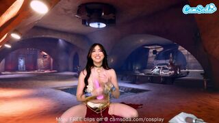 Princess Leia cosplayban élvezi a óriási cickós néger szépség játékát
