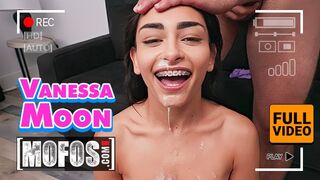 Karcsú fekete Vanessa Moon megküzd jmac gigantikus farkával minden pózban