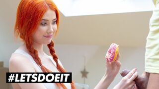 Gisha Forza óriási cickós vörös bombe egy fánkot érő durva dugásért