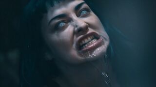 Szexy Kék Hajú Punk Gádzsi Átváltozása - Jewelz Blu a Parasited Csatornán Vadul Mag Numb-bal